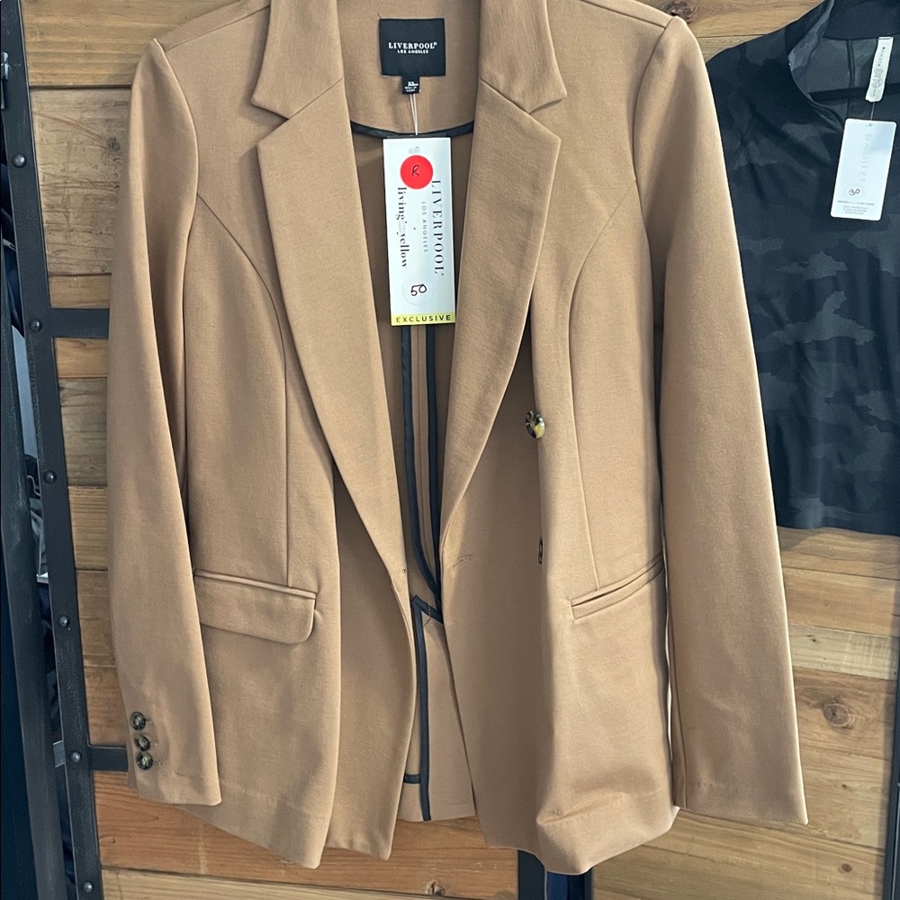 Liverpool Universal Thread Camel Blazer
